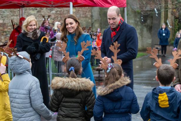 William und Kate auf Reisen: Seltenes Wiedersehen für britische Königsfamilie