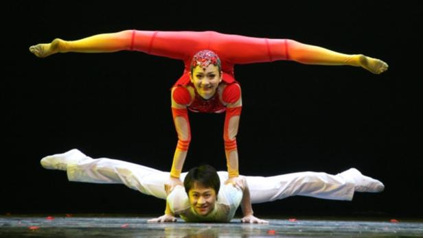 Akrobatik und Tanzkunst aus Fernost