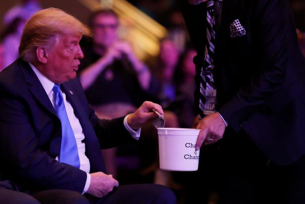 Wie Trump mit seiner Wahlbetrugs-Nummer Geld scheffelt