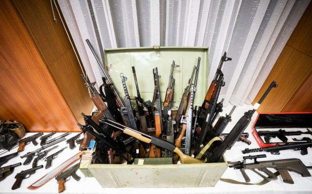 Nach Waffenfund: Neonazi soll Glock-Pistolen selbst gebaut haben