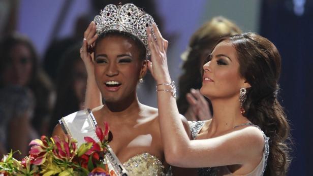 Miss Universe: Fußballkick der Schönheiten