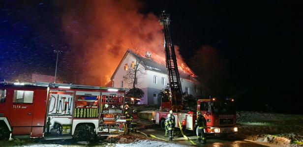 Haus beschädigt: Großbrand im Bezirk Gmünd
