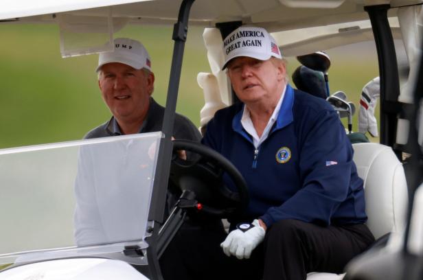 Trump verbrachte acht Feiertage mit Golfen, Twittern und Wüten