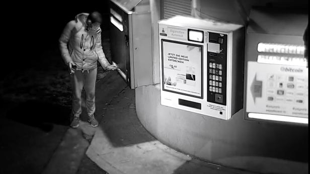 NÖ: Unbekannte Täter sprengten Zigaretten-Automaten