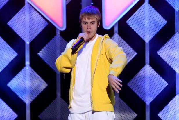 FILE PHOTO: Justin Bieber performs at Z100's Jingle Ball in Manhattan, New York, U.S.