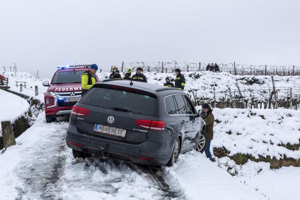 Starker Schneefall in Krems: Feuerwehr hatte mehrere Einsätze