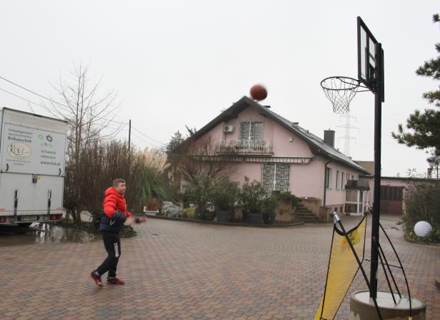 basketball1.jpg