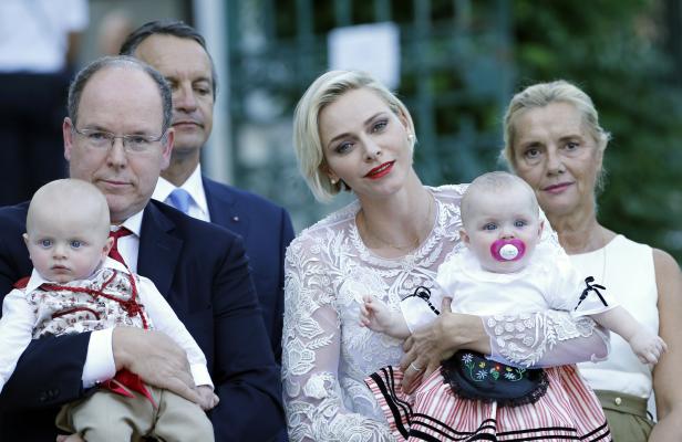 Fürst Albert und Fürstin Charlène von Monaco mit ihren Zwillingen.