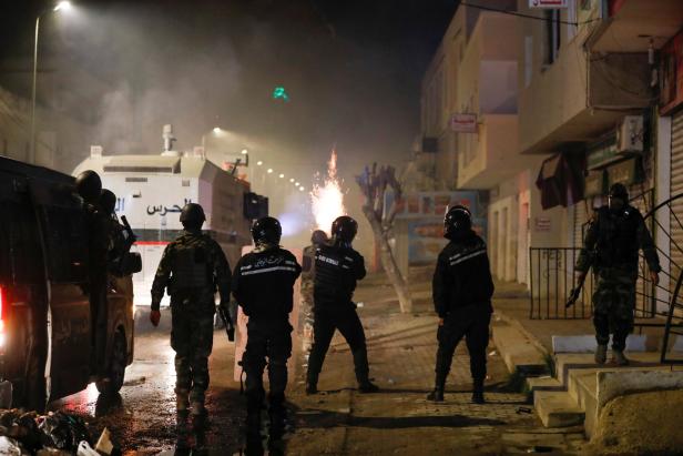 10 Jahre Arabischer Frühling: Wieder Unruhen in Tunesien
