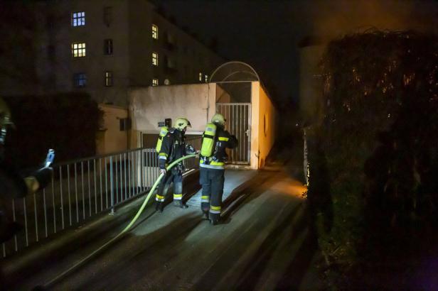 FF Krems im Einsatz: Müllbehälter ging in Flammen auf