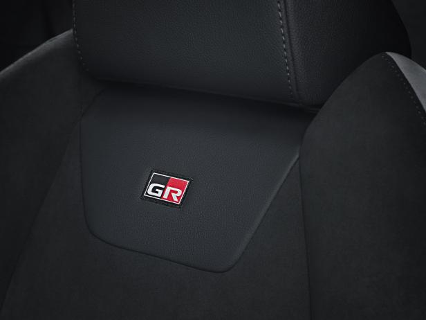 69583-toyota-c-hr-gr-sport-innenraum-chr-int-14.jpg