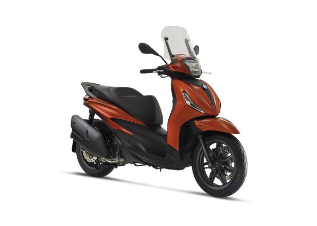 01_piaggio_beverly_400_hpe_s.jpg