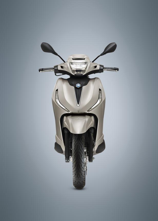 04_piaggio_beverly_300_hpe.jpg