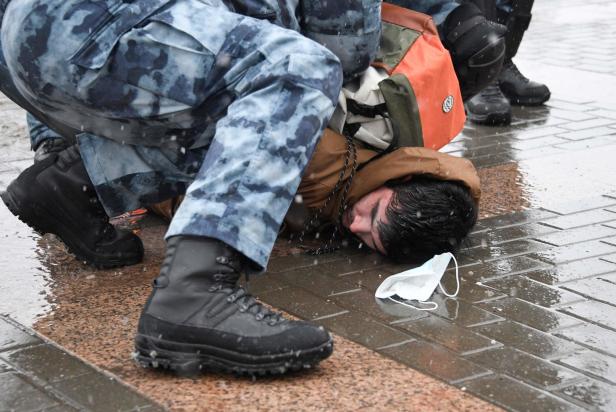 "Russland ohne Putin": Eskalation bei Massenprotesten