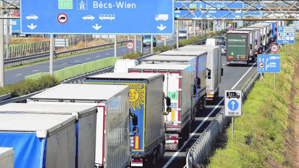 Tausende Migranten erreichten am Montag Wiener Westbahnhof