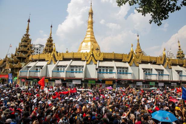 Weiter Massenproteste gegen Putsch in Myanmar