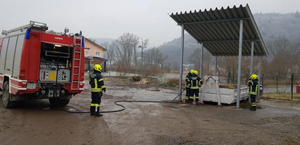 Müll falsch entsorgt: Zwei Brände an einem Tag in Krems