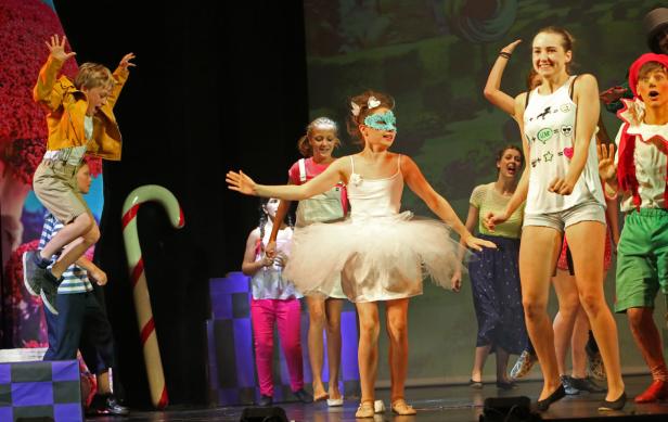 Szenenfotos aus "Pinocchio Superstar