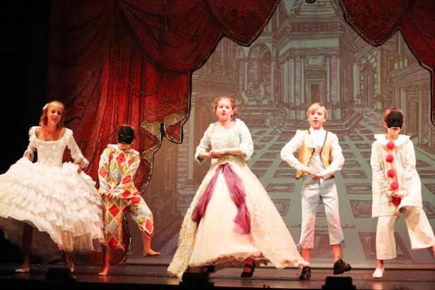 Szenenfotos aus "Pinocchio Superstar