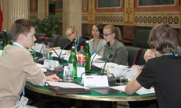 Eindrücke von der Arbeit vor dem Plenum
