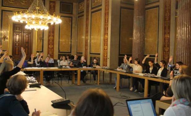 Eindrücke von der Arbeit vor dem Plenum