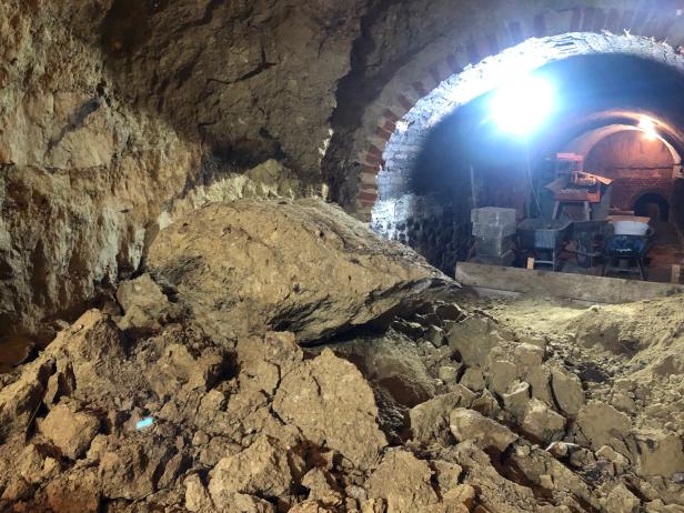 Ein Todesopfer bei Kellereinsturz im Weinviertel