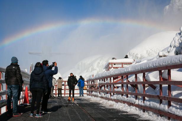 Beeindruckende Bilder: Die Niagarafälle im eisigen Winter