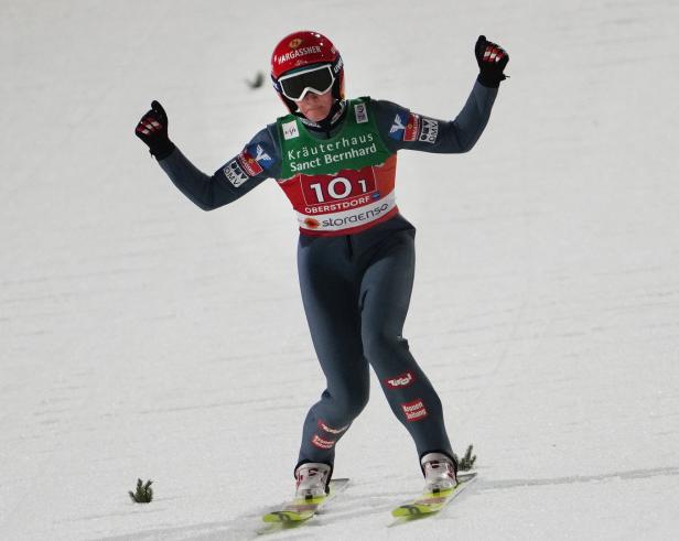 Königinnen der Lüfte: WM-Gold für die ÖSV-Skispringerinnen