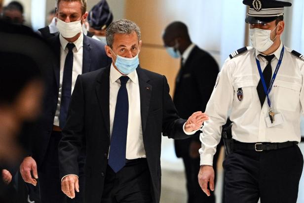 Sarkozy wegen Korruption verurteilt - Bruni steht zu ihm