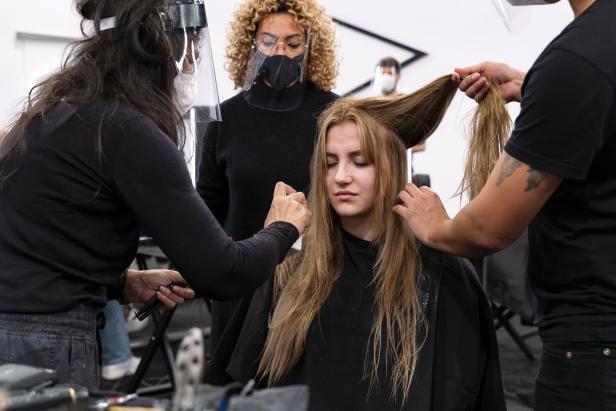 Umstyling-Drama bei Heidi Klums GNTM: Wer muss Haare lassen?