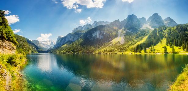 Fantastic azure alpine lake Vorderer Gosausee. Gosau valley in Upper Austria.