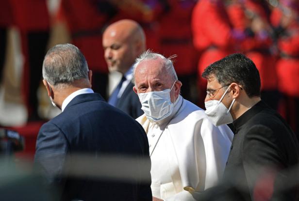 Papst Franziskus zu historischem Besuch in Bagdad eingetroffen