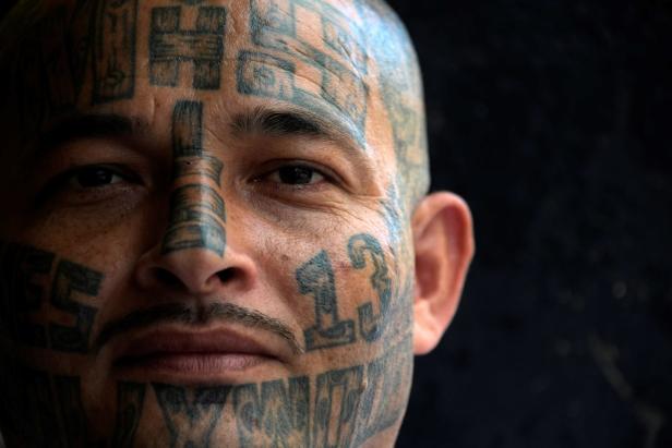Mitten ins Gesicht: Maori, Gangster, Rapper und ihre Tattoos