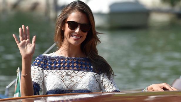 Unverhüllt: Alessandra Ambrosio zeigt ihren Body