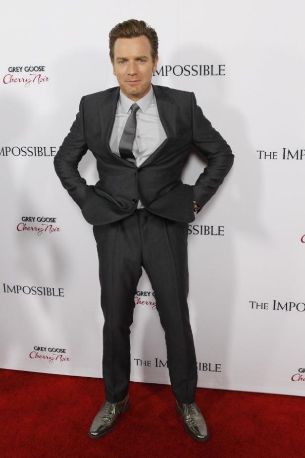 Ewan McGregor posiert auf dem roten Teppich für „The Impossible“.