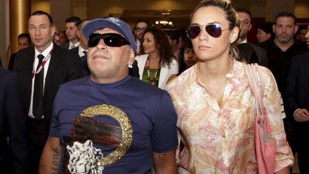 Maradona heiratet blutjunge Freundin | kurier.at