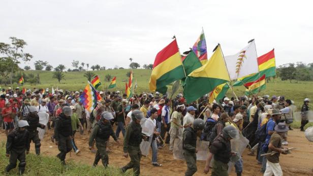 Bolivien: Minister zum Protest gezwungen