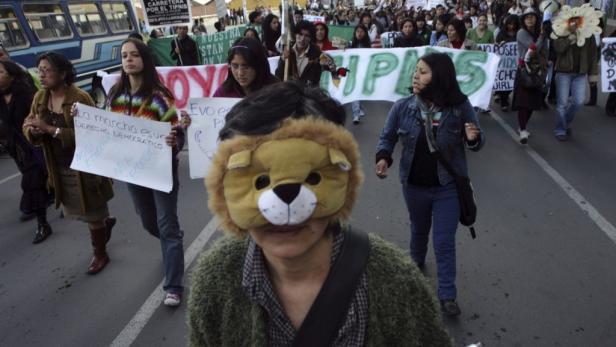 Bolivien: Minister zum Protest gezwungen