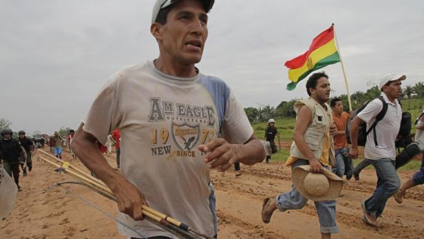 Bolivien: Minister zum Protest gezwungen