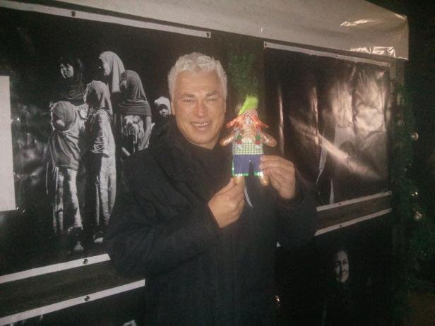 Toni Polster mit Charity-Lebkuchen Motto am Fluss…