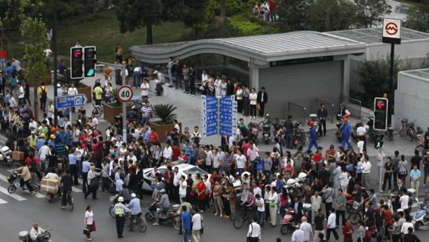 Shanghai: U-Bahnen stießen gegeneinander