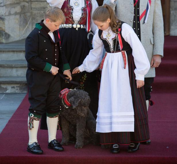 Zum Gähnen: Hat Prinz Sverre keine Manieren?