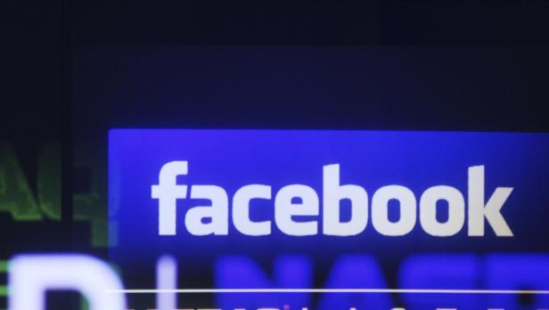 Das Facebook-Logo auf einem Bildschirm.