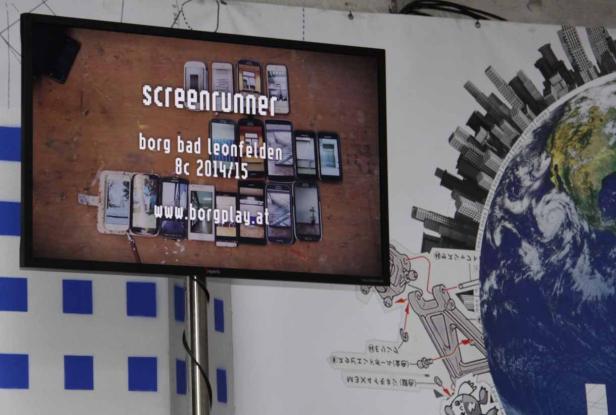 Ein Bildschirm zeigt das „screenrunner“-Projekt des Borg Bad Leonfelden 8c aus dem Jahr 2014/15.