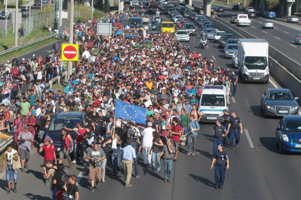 Weitere 42.000 Menschen auf dem Weg nach Österreich