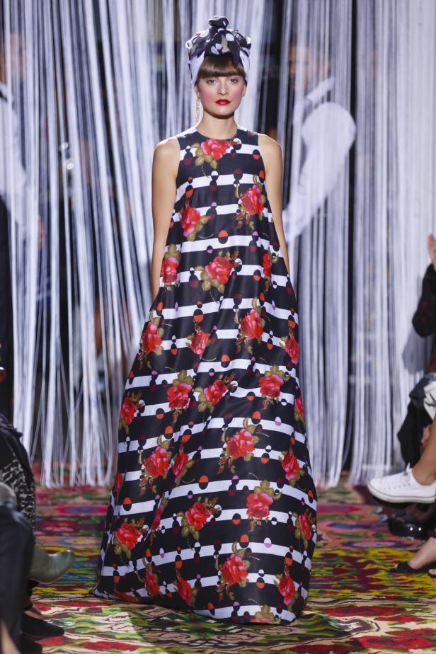 SUSANNE BISOVSKY MODESCHAU " WIENER CHIC "