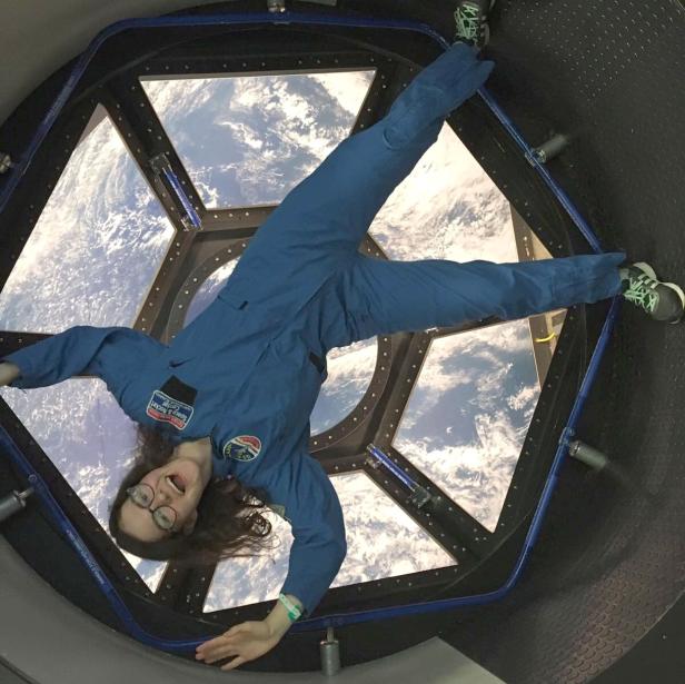 Astronaut/in auf der Erde