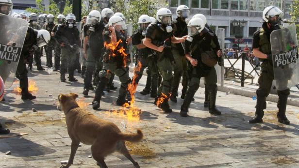 Tausende Griechen protestieren gegen Sparpläne