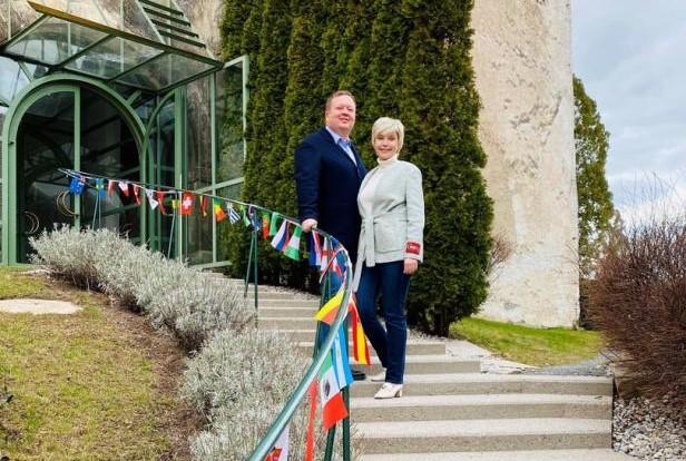 Russen starten neue Elite-Schule in Schloss Krumbach