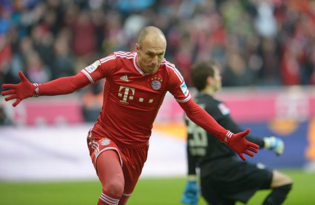 Arjen Robben jubelt im Trikot des FC Bayern München.